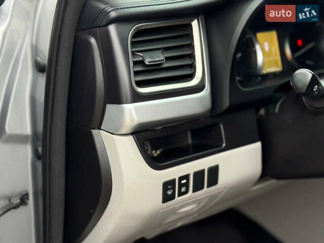 Сірий Тойота Хайлендер, об'ємом двигуна 2.67 л та пробігом 157 тис. км за 25700 $, фото 12 на Automoto.ua