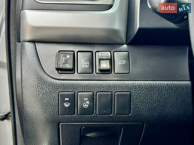 Тойота Хайлендер 2016 в Киеве на Automoto.ua Серый Тойота Хайлендер, объемом двигателя 3.46 л и пробегом 181 тыс. км за 28000 $, фото 34 на Automoto.ua