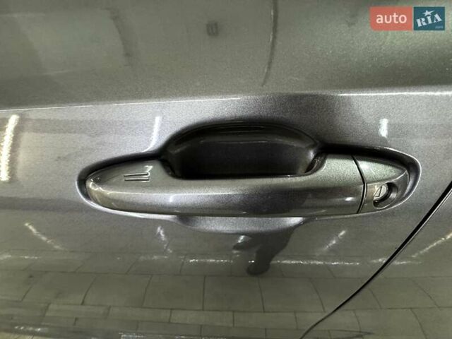 Серый Тойота Хайлендер, объемом двигателя 3.46 л и пробегом 237 тыс. км за 22500 $, фото 9 на Automoto.ua