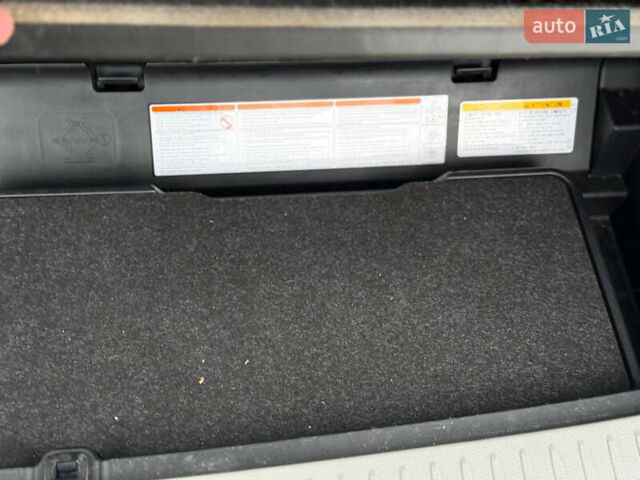 Сірий Тойота Хайлендер, об'ємом двигуна 2.67 л та пробігом 157 тис. км за 25700 $, фото 25 на Automoto.ua