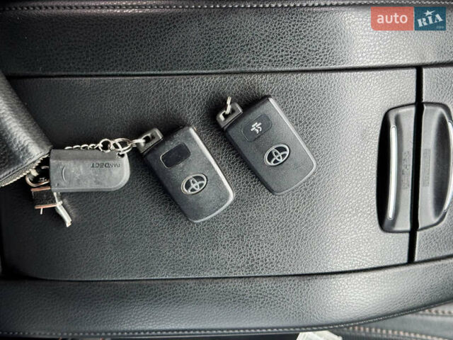 Тойота Хайлендер 2016 в Киеве на Automoto.ua Серый Тойота Хайлендер, объемом двигателя 3.46 л и пробегом 181 тыс. км за 28000 $, фото 39 на Automoto.ua