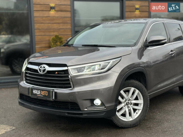 Сірий Тойота Хайлендер, об'ємом двигуна 2.7 л та пробігом 170 тис. км за 19500 $, фото 3 на Automoto.ua