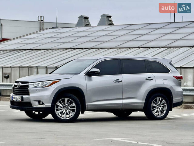 Тойота Хайлендер 2016 в Киеве на Automoto.ua Серый Тойота Хайлендер, объемом двигателя 3.46 л и пробегом 181 тыс. км за 28000 $, фото 10 на Automoto.ua