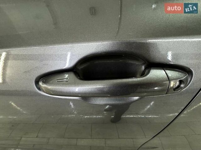 Серый Тойота Хайлендер, объемом двигателя 3.46 л и пробегом 237 тыс. км за 22500 $, фото 8 на Automoto.ua