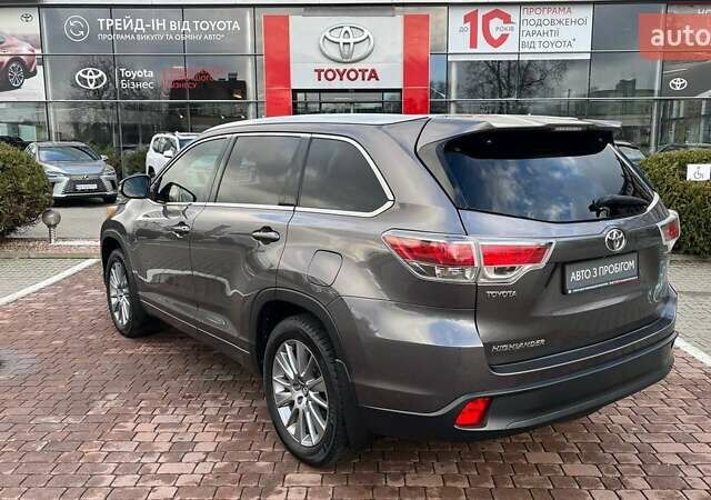 Серый Тойота Хайлендер, объемом двигателя 2.67 л и пробегом 253 тыс. км за 21900 $, фото 1 на Automoto.ua