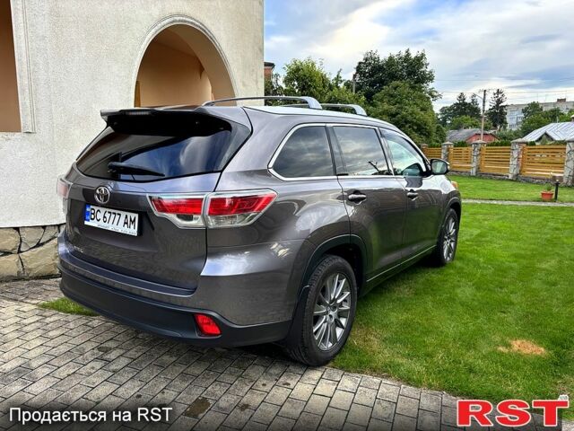 Серый Тойота Хайлендер, объемом двигателя 2.7 л и пробегом 262 тыс. км за 21000 $, фото 1 на Automoto.ua
