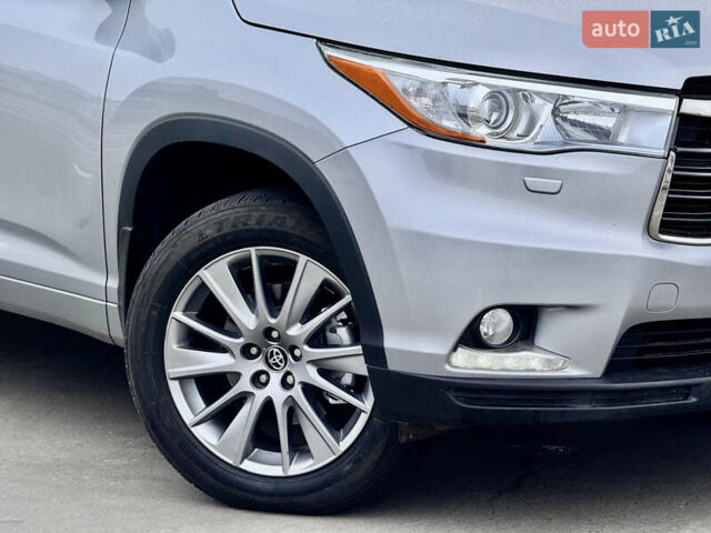 Тойота Хайлендер 2016 в Киеве на Automoto.ua Серый Тойота Хайлендер, объемом двигателя 3.46 л и пробегом 181 тыс. км за 28000 $, фото 7 на Automoto.ua