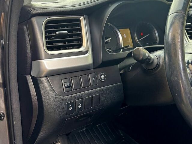 Серый Тойота Хайлендер, объемом двигателя 2.7 л и пробегом 262 тыс. км за 21000 $, фото 8 на Automoto.ua