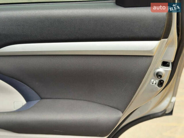 Сірий Тойота Хайлендер, об'ємом двигуна 2.67 л та пробігом 157 тис. км за 25700 $, фото 18 на Automoto.ua