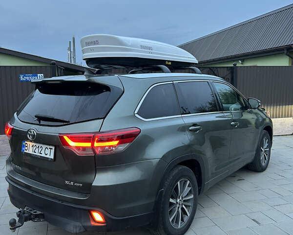 Сірий Тойота Хайлендер, об'ємом двигуна 3.46 л та пробігом 125 тис. км за 25400 $, фото 2 на Automoto.ua
