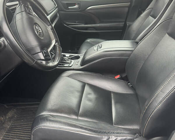 Сірий Тойота Хайлендер, об'ємом двигуна 3.46 л та пробігом 181 тис. км за 29999 $, фото 11 на Automoto.ua