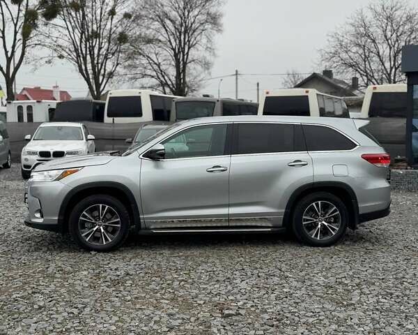 Сірий Тойота Хайлендер, об'ємом двигуна 2.67 л та пробігом 121 тис. км за 26000 $, фото 1 на Automoto.ua