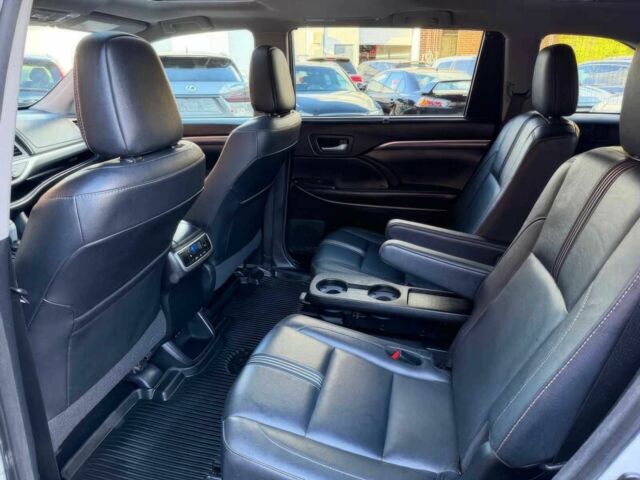 Серый Тойота Хайлендер, объемом двигателя 3.5 л и пробегом 57 тыс. км за 19000 $, фото 12 на Automoto.ua