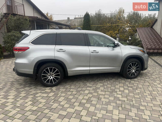 Сірий Тойота Хайлендер, об'ємом двигуна 3.46 л та пробігом 181 тис. км за 29999 $, фото 6 на Automoto.ua