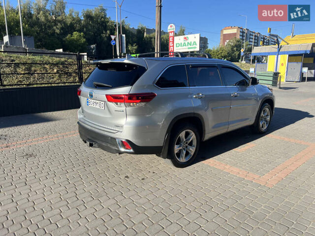 Сірий Тойота Хайлендер, об'ємом двигуна 3.49 л та пробігом 176 тис. км за 34000 $, фото 6 на Automoto.ua