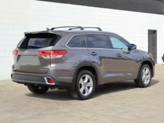 Серый Тойота Хайлендер, объемом двигателя 3.5 л и пробегом 64 тыс. км за 19000 $, фото 6 на Automoto.ua