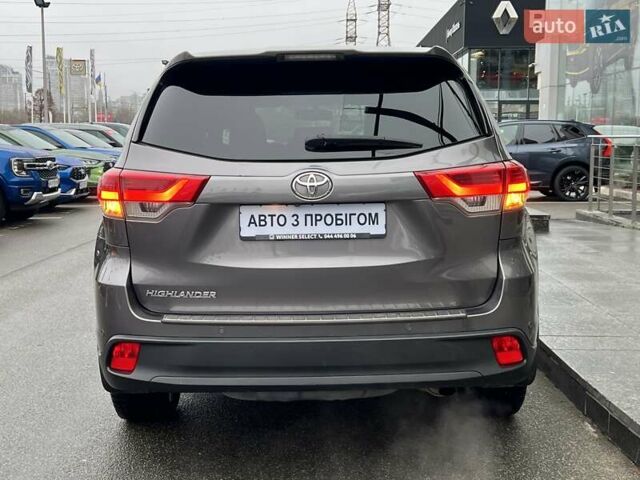 Серый Тойота Хайлендер, объемом двигателя 2.67 л и пробегом 105 тыс. км за 23581 $, фото 5 на Automoto.ua