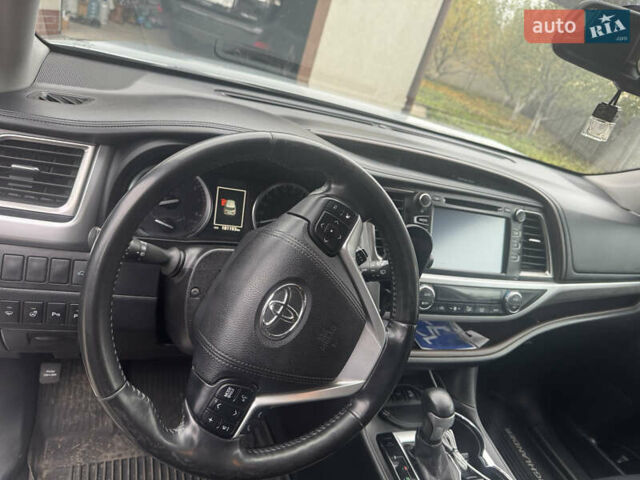 Сірий Тойота Хайлендер, об'ємом двигуна 3.46 л та пробігом 181 тис. км за 29999 $, фото 14 на Automoto.ua