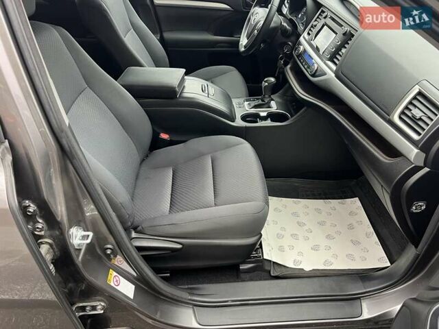 Серый Тойота Хайлендер, объемом двигателя 2.67 л и пробегом 105 тыс. км за 23581 $, фото 22 на Automoto.ua