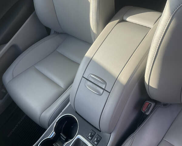 Серый Тойота Хайлендер, объемом двигателя 3.46 л и пробегом 71 тыс. км за 32000 $, фото 21 на Automoto.ua