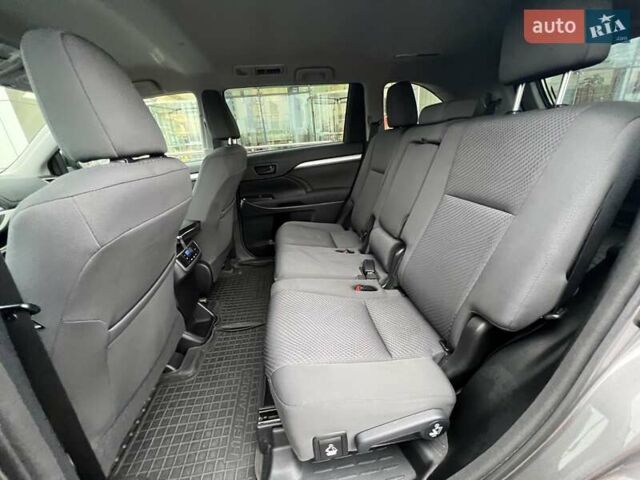 Серый Тойота Хайлендер, объемом двигателя 2.67 л и пробегом 105 тыс. км за 23581 $, фото 14 на Automoto.ua