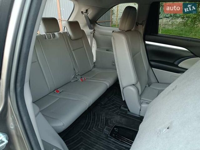 Серый Тойота Хайлендер, объемом двигателя 3.46 л и пробегом 117 тыс. км за 29500 $, фото 54 на Automoto.ua