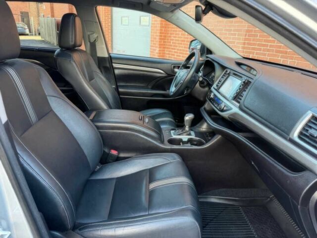 Серый Тойота Хайлендер, объемом двигателя 3.5 л и пробегом 57 тыс. км за 19000 $, фото 10 на Automoto.ua