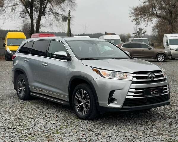 Сірий Тойота Хайлендер, об'ємом двигуна 2.67 л та пробігом 121 тис. км за 26000 $, фото 6 на Automoto.ua
