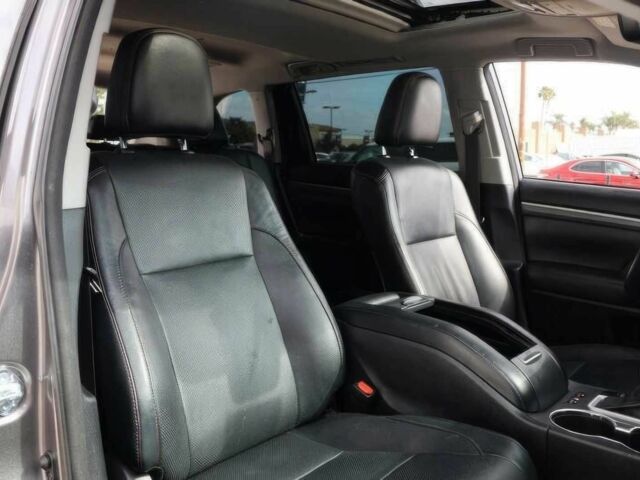 Серый Тойота Хайлендер, объемом двигателя 3.5 л и пробегом 64 тыс. км за 19000 $, фото 8 на Automoto.ua