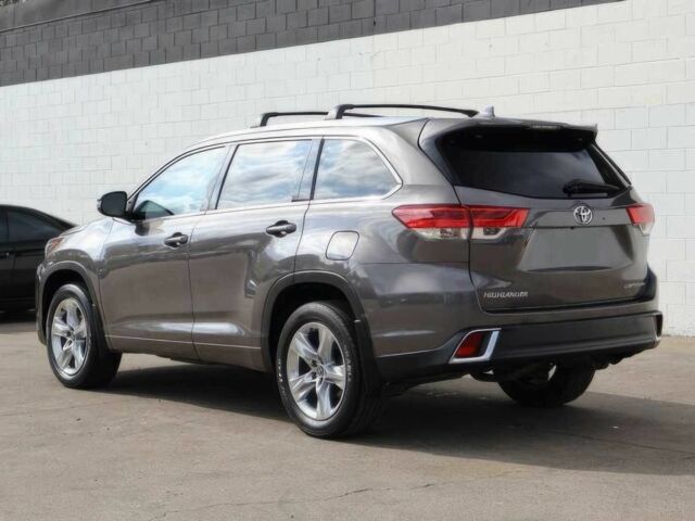 Серый Тойота Хайлендер, объемом двигателя 3.5 л и пробегом 64 тыс. км за 19000 $, фото 4 на Automoto.ua