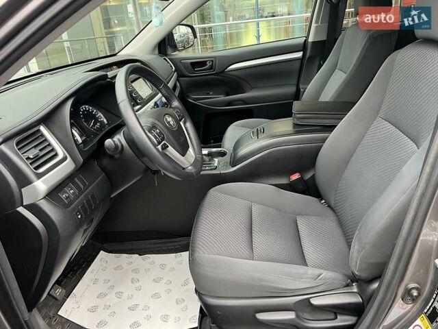 Серый Тойота Хайлендер, объемом двигателя 2.67 л и пробегом 105 тыс. км за 23581 $, фото 10 на Automoto.ua
