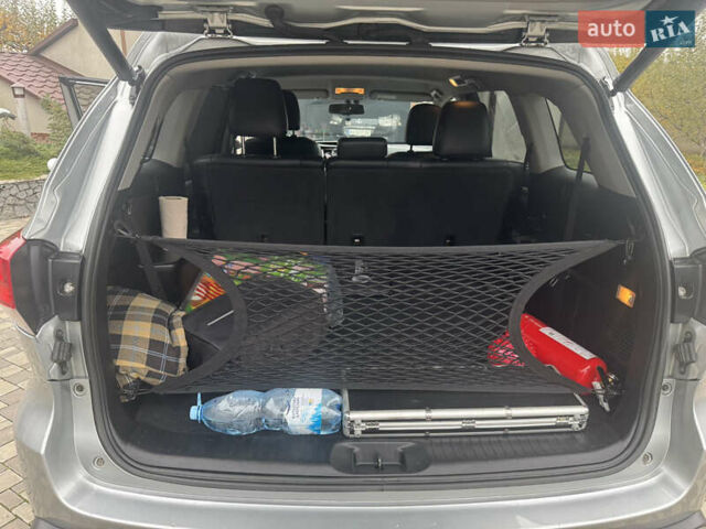 Сірий Тойота Хайлендер, об'ємом двигуна 3.46 л та пробігом 181 тис. км за 29999 $, фото 17 на Automoto.ua