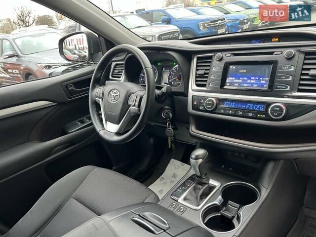 Серый Тойота Хайлендер, объемом двигателя 2.67 л и пробегом 105 тыс. км за 23581 $, фото 24 на Automoto.ua