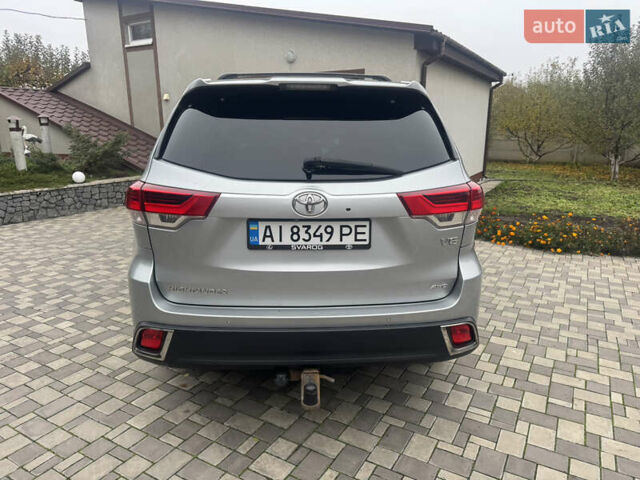 Сірий Тойота Хайлендер, об'ємом двигуна 3.46 л та пробігом 181 тис. км за 29999 $, фото 4 на Automoto.ua