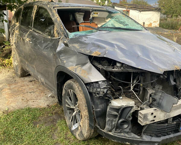 Сірий Тойота Хайлендер, об'ємом двигуна 2.67 л та пробігом 150 тис. км за 9000 $, фото 4 на Automoto.ua