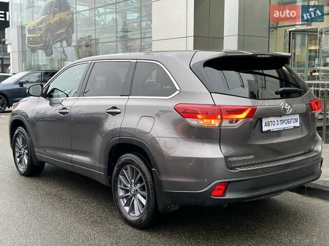 Серый Тойота Хайлендер, объемом двигателя 2.67 л и пробегом 105 тыс. км за 23581 $, фото 4 на Automoto.ua