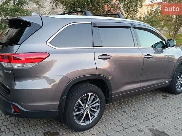 Серый Тойота Хайлендер, объемом двигателя 3.46 л и пробегом 117 тыс. км за 29500 $, фото 5 на Automoto.ua