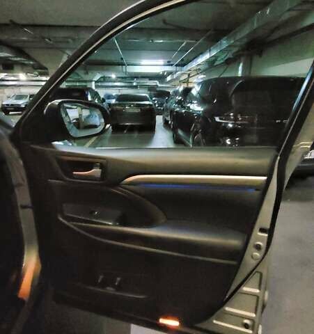 Сірий Тойота Хайлендер, об'ємом двигуна 3.46 л та пробігом 62 тис. км за 33000 $, фото 30 на Automoto.ua