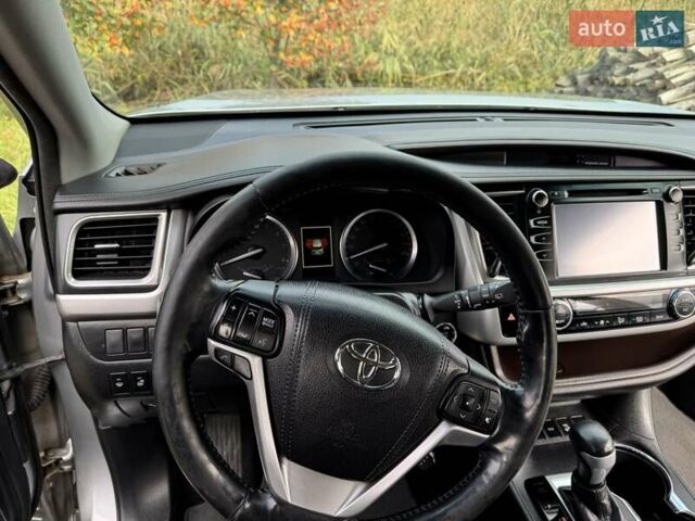 Серый Тойота Хайлендер, объемом двигателя 3.46 л и пробегом 236 тыс. км за 25000 $, фото 14 на Automoto.ua