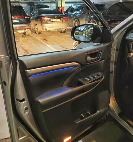 Сірий Тойота Хайлендер, об'ємом двигуна 3.46 л та пробігом 62 тис. км за 33000 $, фото 14 на Automoto.ua