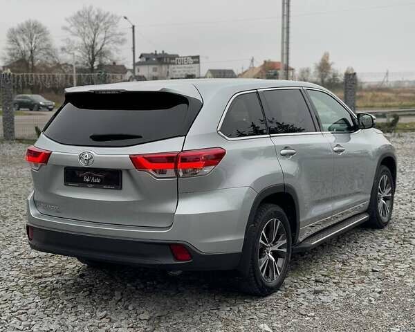 Сірий Тойота Хайлендер, об'ємом двигуна 2.67 л та пробігом 121 тис. км за 26000 $, фото 4 на Automoto.ua