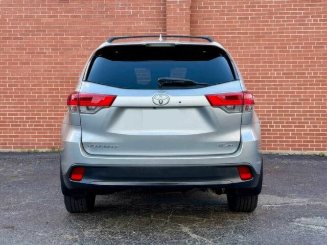 Серый Тойота Хайлендер, объемом двигателя 3.5 л и пробегом 57 тыс. км за 19000 $, фото 6 на Automoto.ua