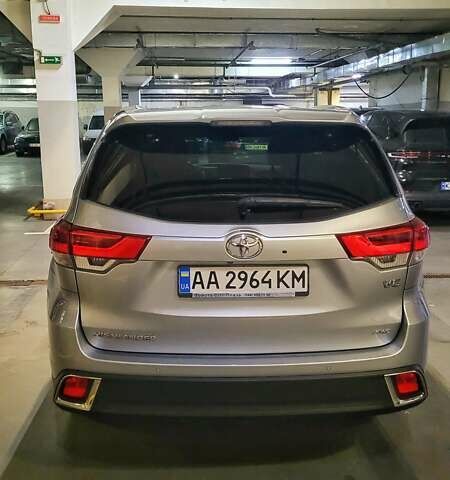 Сірий Тойота Хайлендер, об'ємом двигуна 3.46 л та пробігом 62 тис. км за 33000 $, фото 6 на Automoto.ua