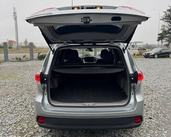 Сірий Тойота Хайлендер, об'ємом двигуна 2.67 л та пробігом 121 тис. км за 26000 $, фото 18 на Automoto.ua