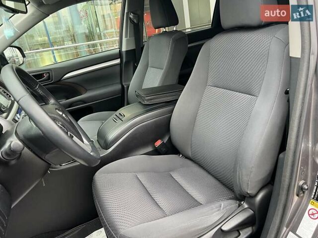 Серый Тойота Хайлендер, объемом двигателя 2.67 л и пробегом 105 тыс. км за 23581 $, фото 11 на Automoto.ua