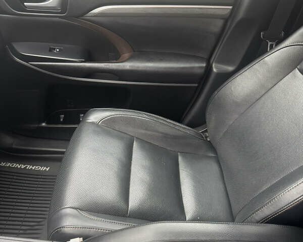 Сірий Тойота Хайлендер, об'ємом двигуна 3.46 л та пробігом 181 тис. км за 29999 $, фото 13 на Automoto.ua