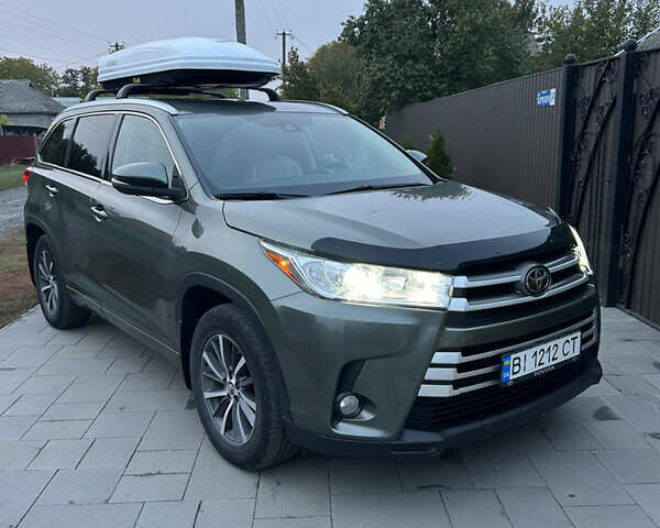 Сірий Тойота Хайлендер, об'ємом двигуна 3.46 л та пробігом 125 тис. км за 25400 $, фото 1 на Automoto.ua