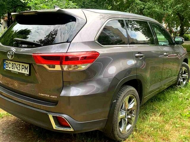 Серый Тойота Хайлендер, объемом двигателя 3.5 л и пробегом 77 тыс. км за 30000 $, фото 2 на Automoto.ua