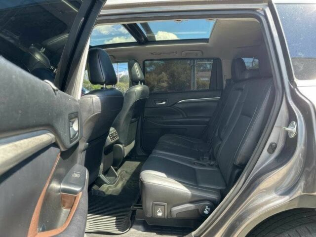 Тойота Хайлендер 2017 в Житомире на Automoto.ua Серый Тойота Хайлендер, объемом двигателя 3.5 л и пробегом 57 тыс. км за 15600 $, фото 8 на Automoto.ua