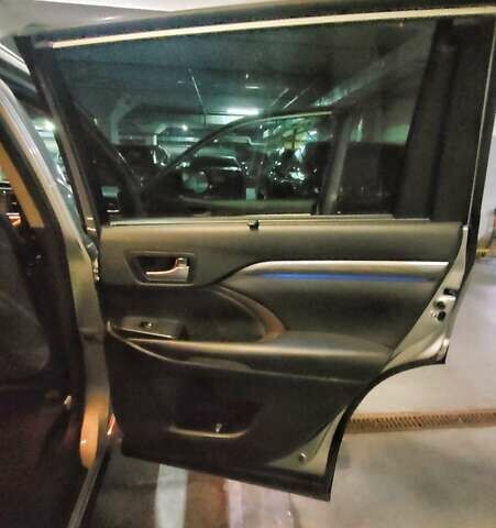 Сірий Тойота Хайлендер, об'ємом двигуна 3.46 л та пробігом 62 тис. км за 33000 $, фото 29 на Automoto.ua